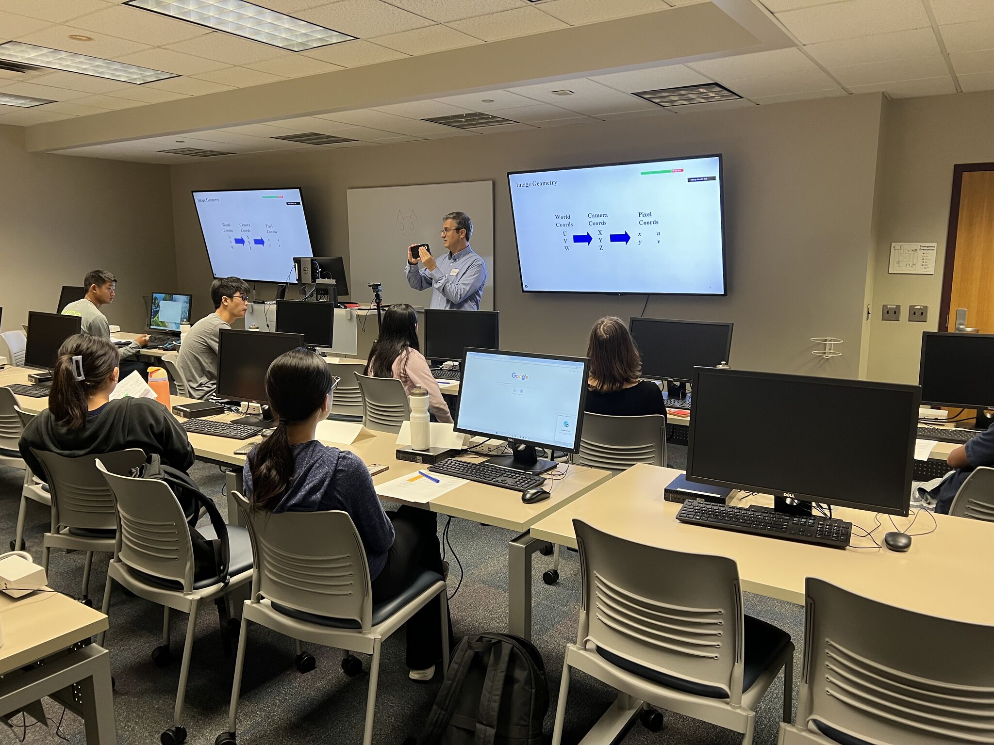 Dr. Ahmad Tafti teaching AI Summer School students